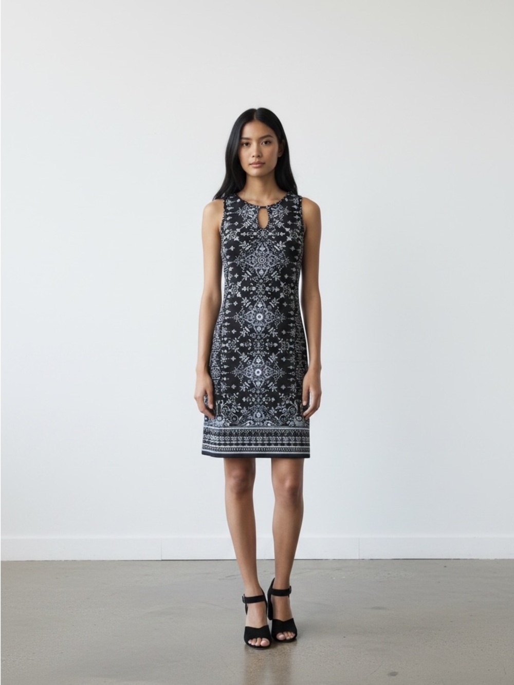 WHBM White House Black Market Beaded Medallion Knit Print Shift Dress Size M
